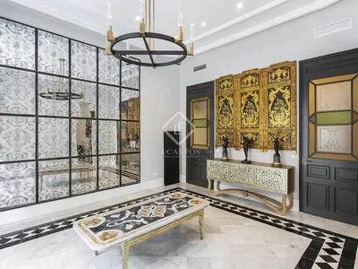 Obývačka; moderný štýl, vysoké stropy, prirodzené svetlo, po rekonštrukcii