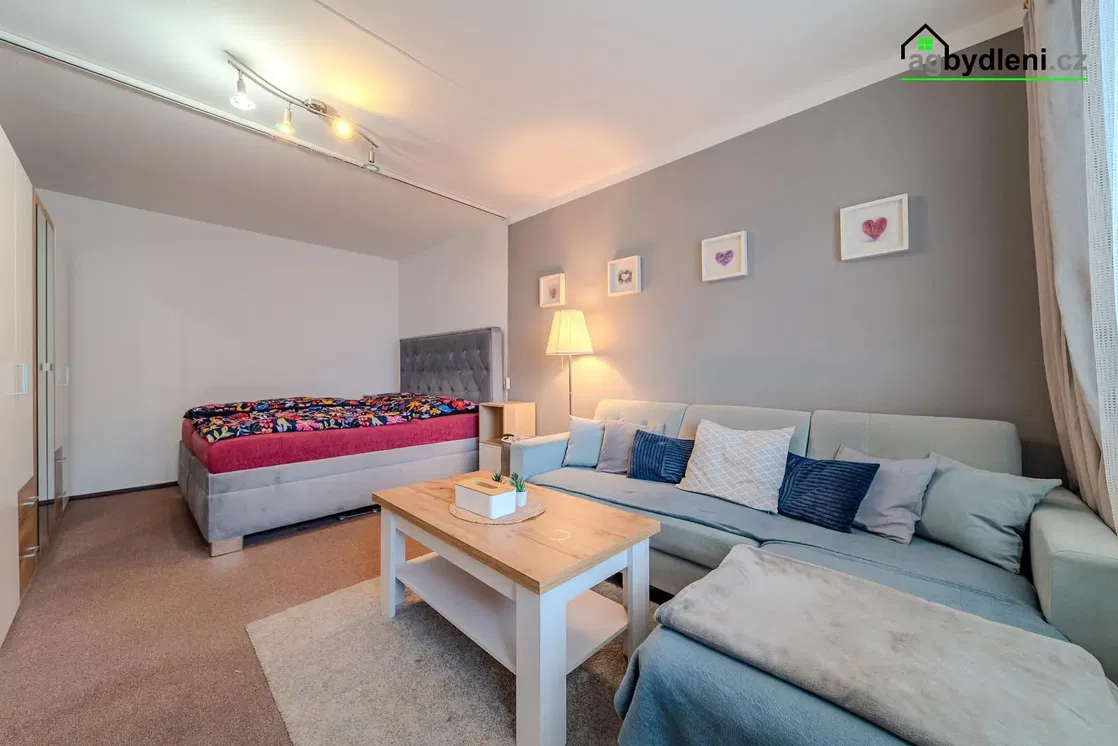 Salon; światło dzienne, styl nowoczesny