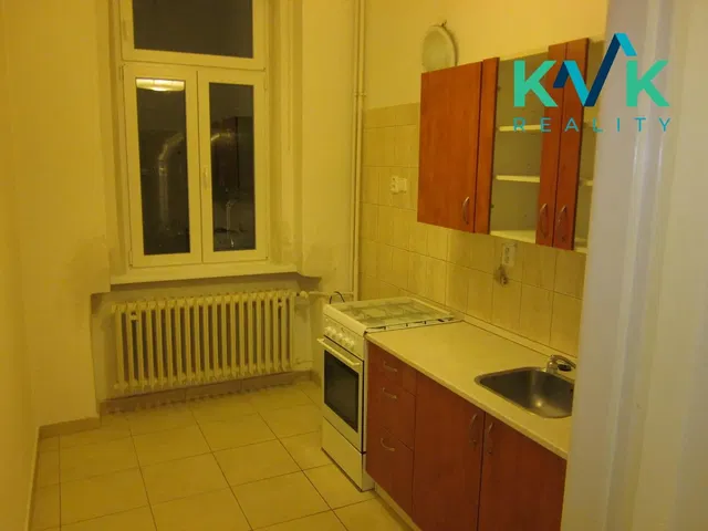 Кухня; плочки, кухненски уреди