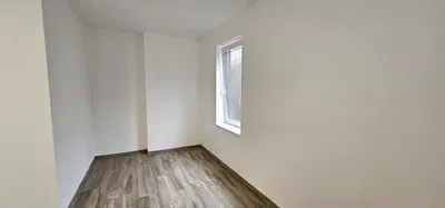 Living room; wood floor, natural light, modern style