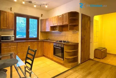 Küche; küchengeräte, holzboden, tageslicht, moderner stil