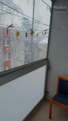 Kuchnia; sprzęt kuchenny, podłoga drewniana, światło dzienne, styl nowoczesny