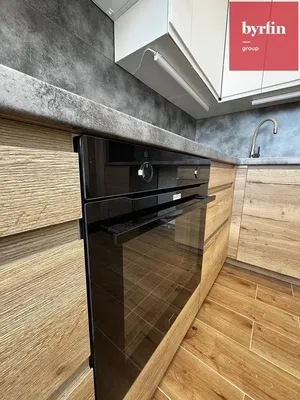 Küche; küchengeräte, holzboden, tageslicht, moderner stil