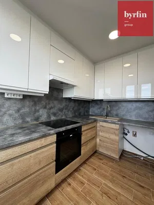 Wohnzimmer; holzboden, tageslicht, moderner stil