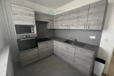 Кухиња; кухињски апарати, реновиран