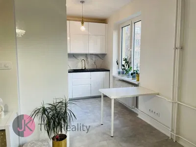 Кухня; модерен стил, естествена светлина, ремонтиран