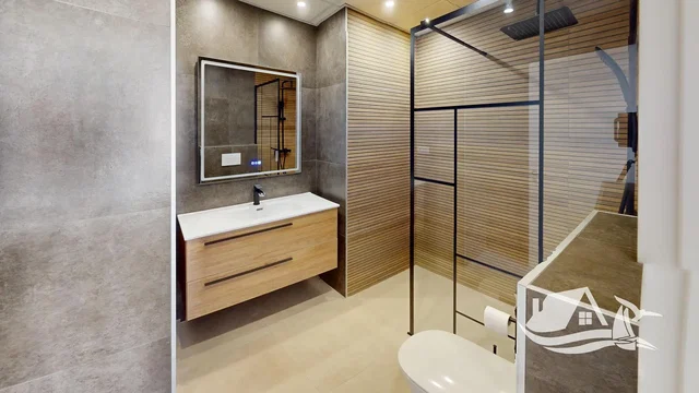 Cucina; elettrodomestici, pavimento in legno, luce naturale, stile moderno