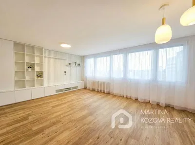 Küche; küchengeräte, holzboden, tageslicht, moderner stil