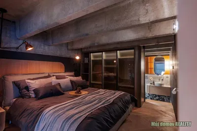 Kuchnia; sprzęt kuchenny, podłoga drewniana, światło dzienne, styl nowoczesny