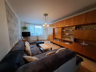 Cuisine; électroménager, parquet, lumière naturelle, style moderne