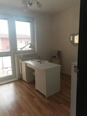 Cuisine; électroménager, parquet, lumière naturelle, style moderne