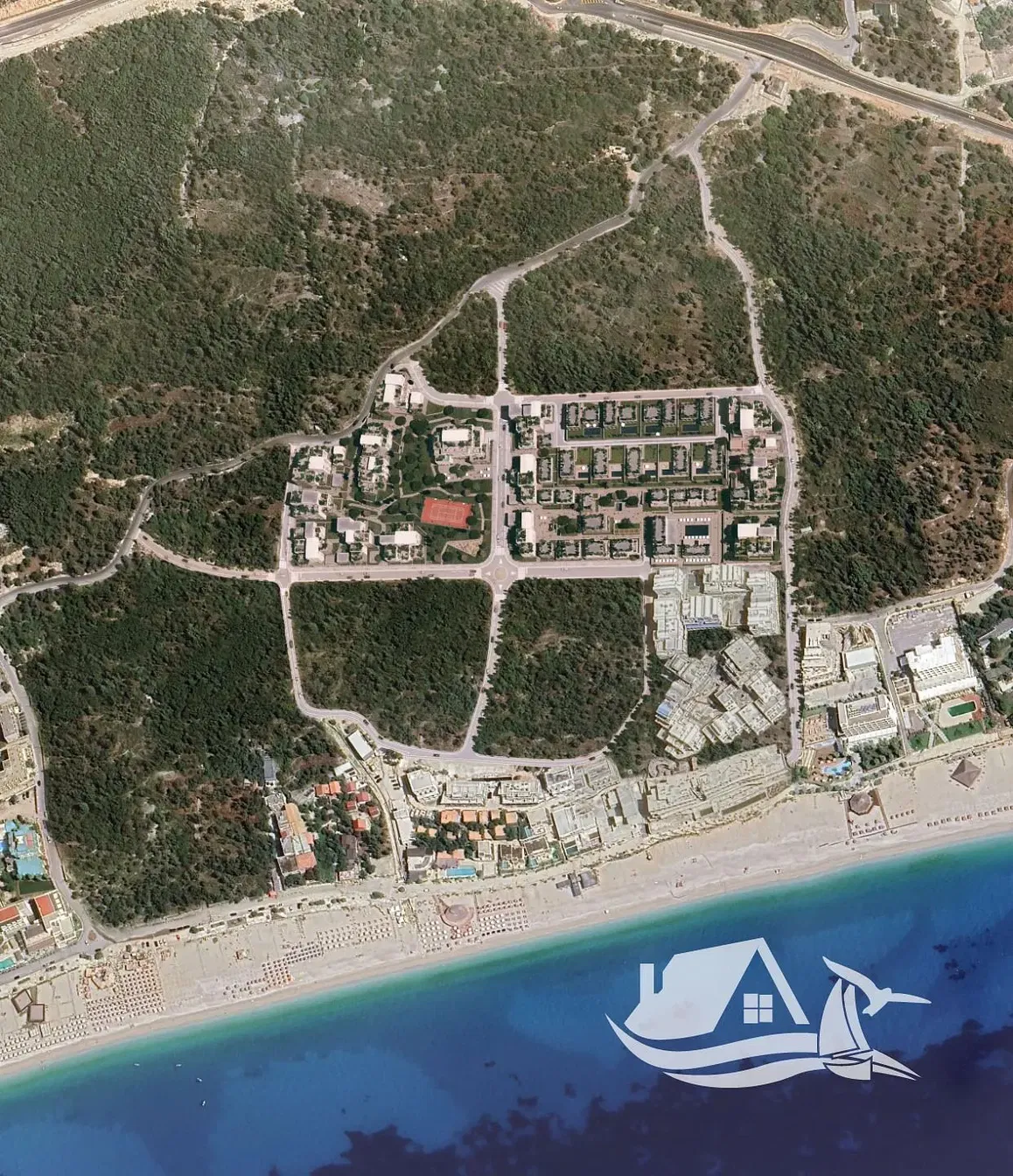 Salon; parquet, lumière naturelle, style moderne