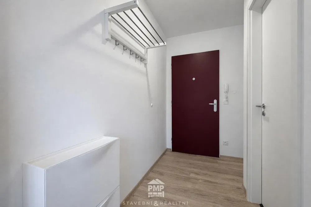 Küche; küchengeräte, holzboden, tageslicht, moderner stil