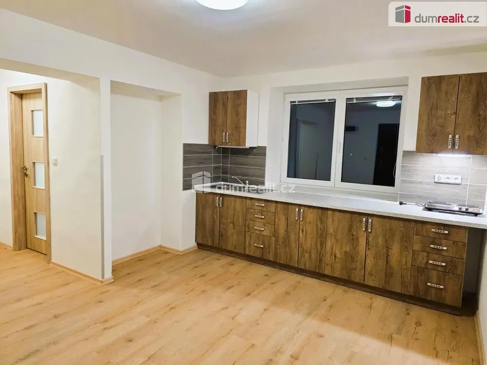 Küche; küchengeräte, holzboden, tageslicht, moderner stil