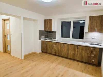 Küche; küchengeräte, holzboden, tageslicht, moderner stil