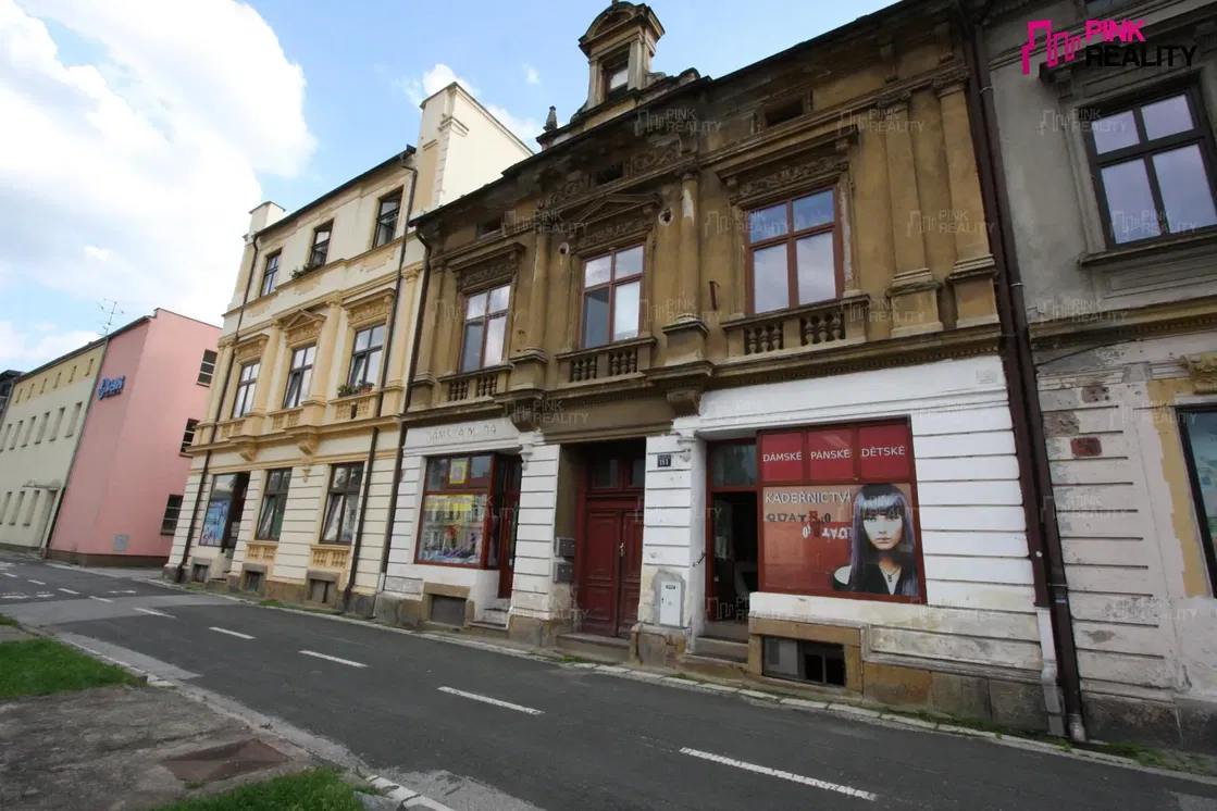 Cuisine; électroménager, parquet, lumière naturelle, style moderne