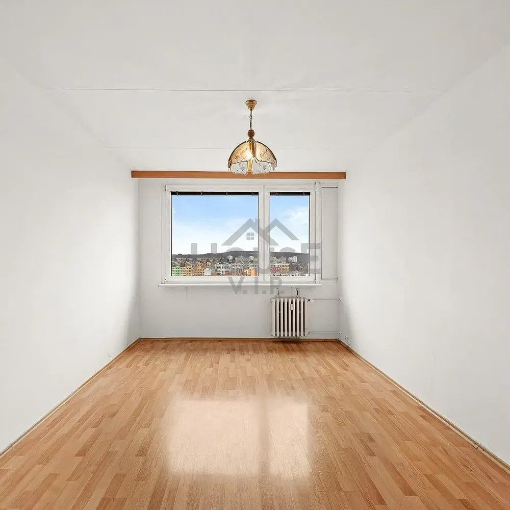 Kuchnia; sprzęt kuchenny, podłoga drewniana, światło dzienne, styl nowoczesny