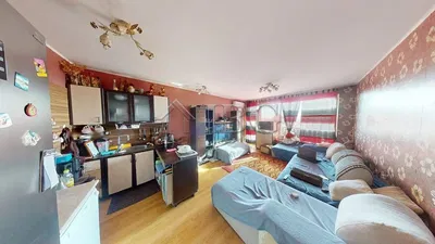 Kuchyně; kuchyňské spotřebiče, dřevěná podlaha, přirozené světlo, moderní styl