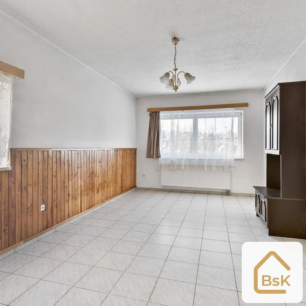 Кухня; кухненски уреди, плочки, естествена светлина, модерен стил