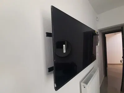 Cuisine; électroménager, parquet, lumière naturelle, style moderne