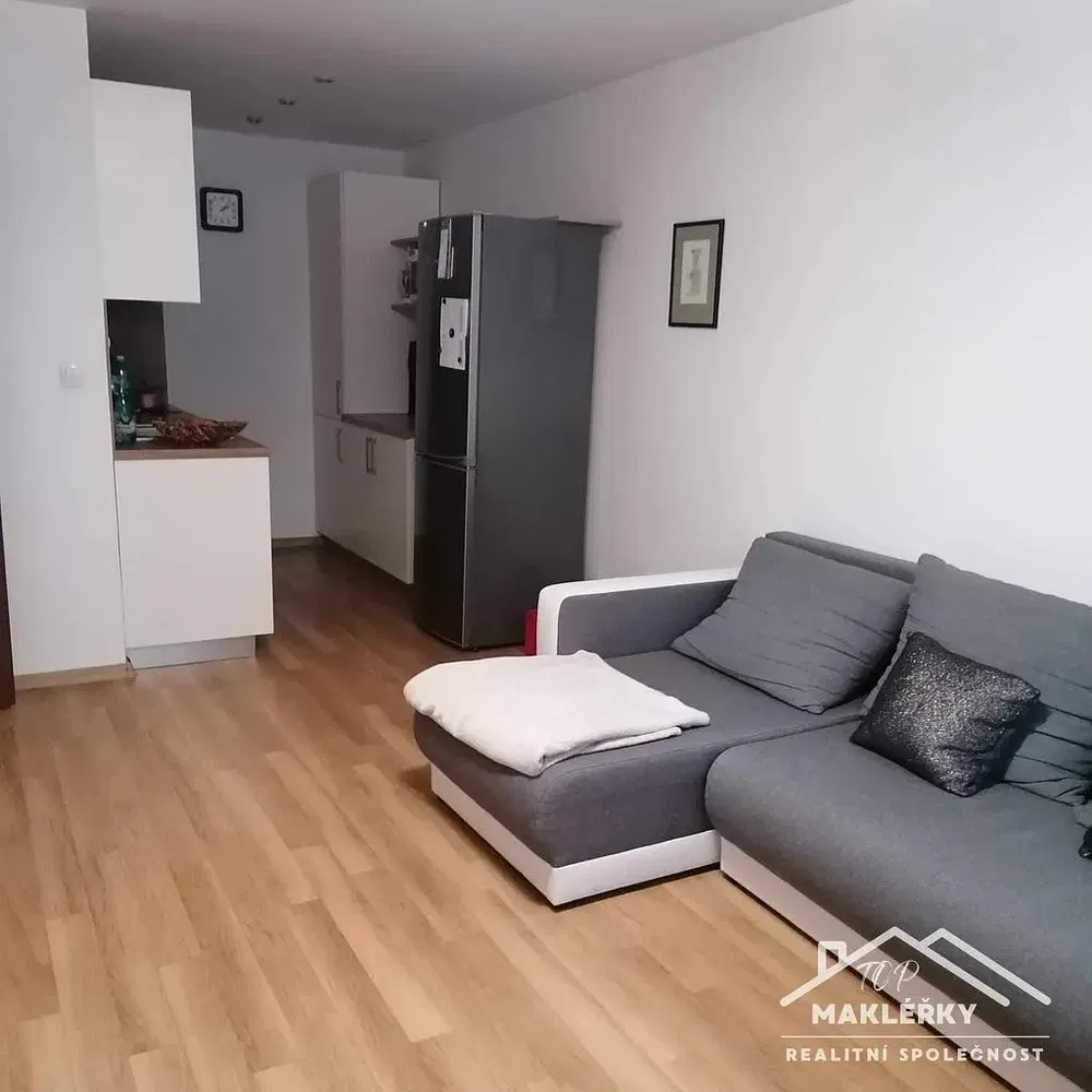 Küche; küchengeräte, holzboden, tageslicht, moderner stil