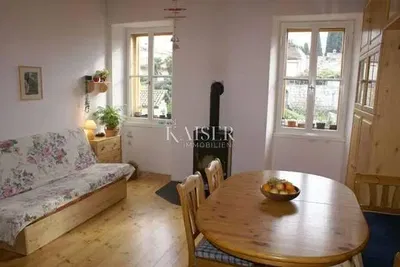 Küche; küchengeräte, holzboden, tageslicht, moderner stil