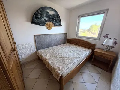 Cuisine; électroménager, parquet, lumière naturelle, style moderne