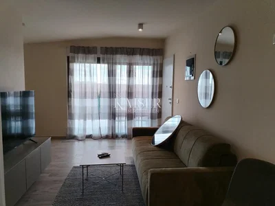 Küche; küchengeräte, holzboden, tageslicht, moderner stil