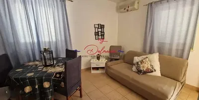 Küche; küchengeräte, holzboden, tageslicht, moderner stil