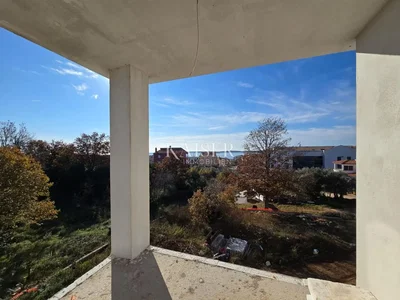 Küche; küchengeräte, holzboden, tageslicht, moderner stil