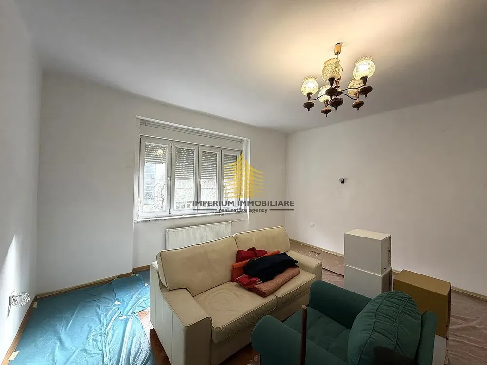 Küche; küchengeräte, holzboden, tageslicht, moderner stil