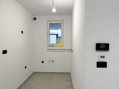 Küche; küchengeräte, holzboden, tageslicht, moderner stil