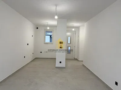 Küche; küchengeräte, holzboden, tageslicht, moderner stil