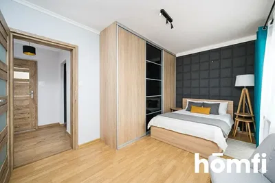 Cuisine; électroménager, parquet, lumière naturelle, style moderne