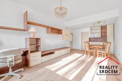 Cuisine; électroménager, parquet, lumière naturelle, style moderne