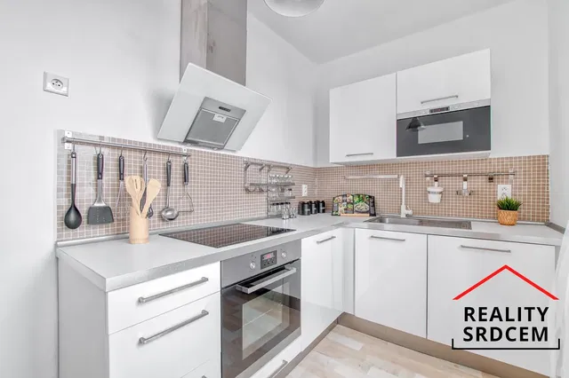 Salon; parquet, lumière naturelle, style moderne