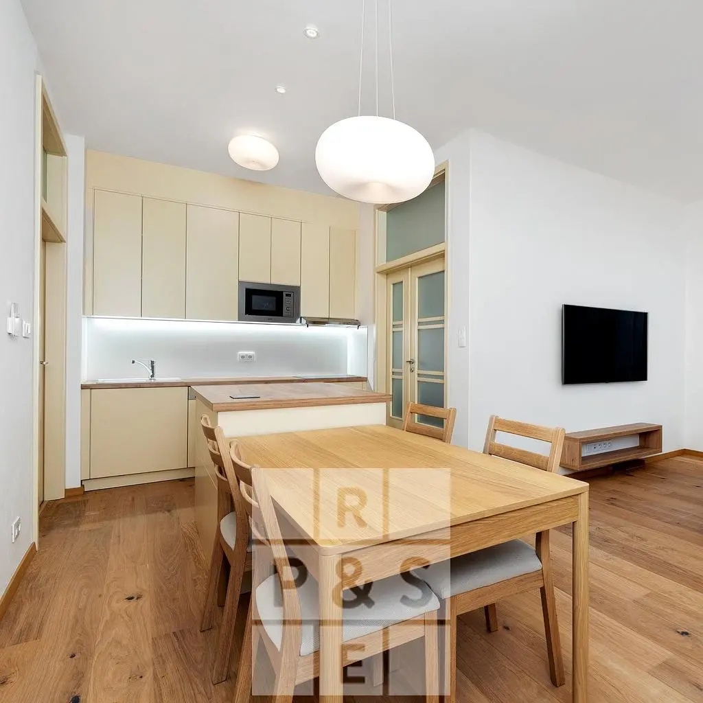 Living room; wood floor, natural light, modern style