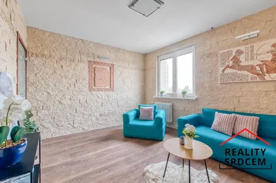 Cuisine; électroménager, parquet, lumière naturelle, style moderne