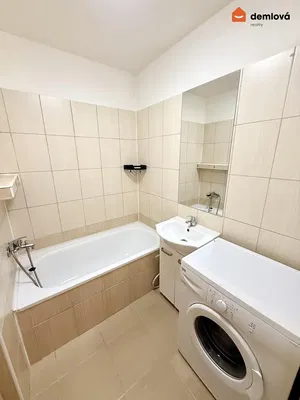 Cuisine; électroménager, parquet, lumière naturelle, style moderne