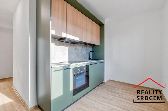 Cuisine; électroménager, parquet, lumière naturelle, style moderne