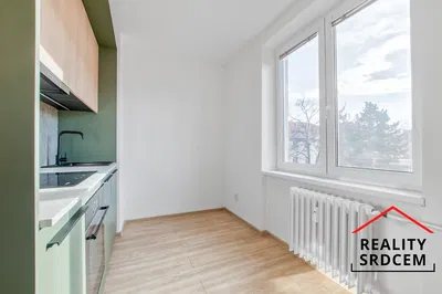 Salon; parquet, lumière naturelle, style moderne