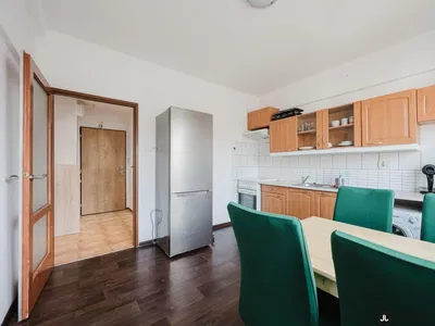 Salon; parquet, lumière naturelle, style moderne