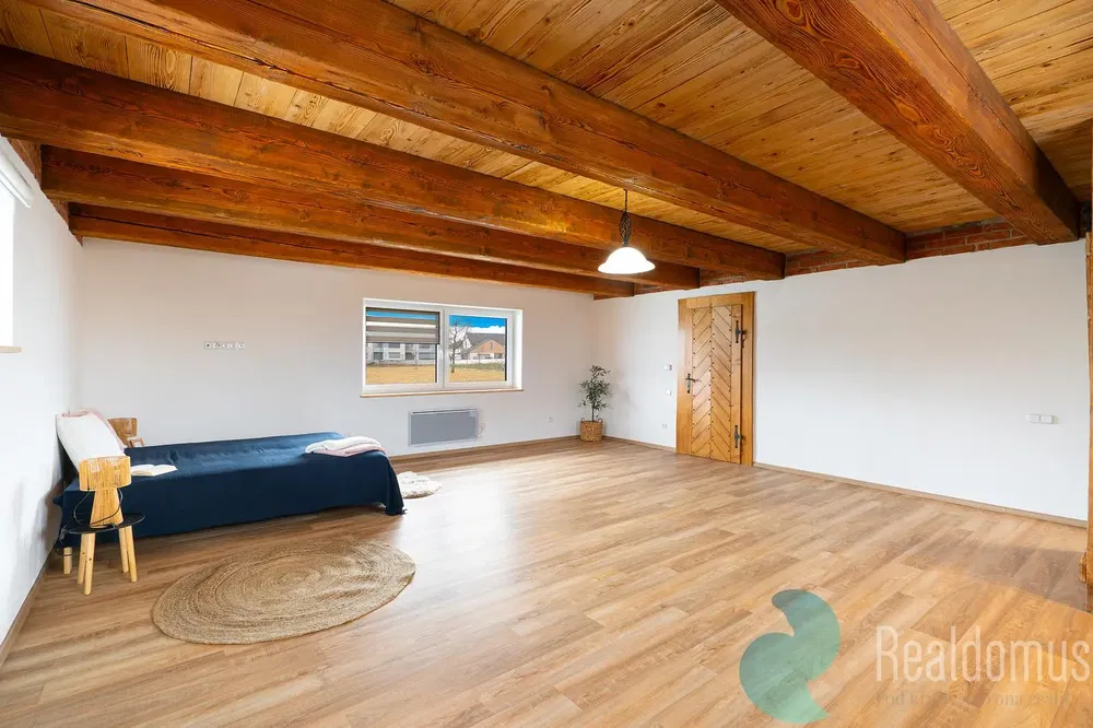 Living room; wood floor, natural light, modern style
