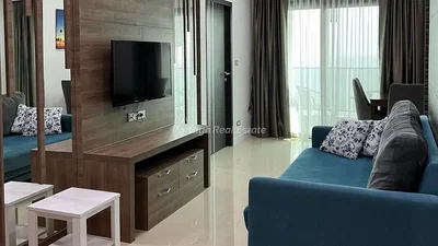 مطبخ; أجهزة المطبخ, أرضية من البلاط, ضوء طبيعي, أسلوب عصري