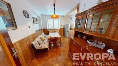 Cozinha; eletrodomésticos, chão de madeira, luz natural, estilo moderno