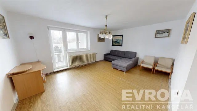 Küche; küchengeräte, holzboden, tageslicht, moderner stil