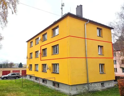 Cucina; elettrodomestici, pavimento in legno, luce naturale, stile moderno