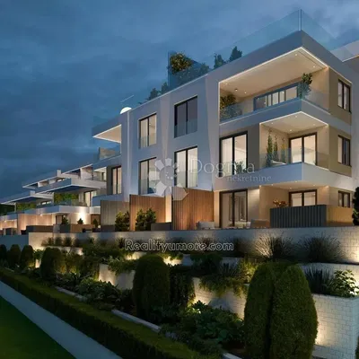 Kuchnia; sprzęt kuchenny, podłoga drewniana, światło dzienne, styl nowoczesny