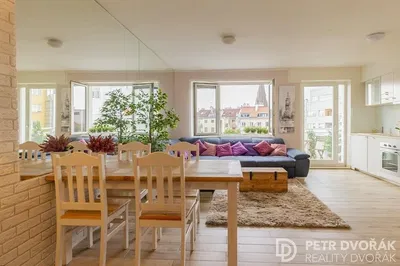 Küche; küchengeräte, holzboden, tageslicht, moderner stil