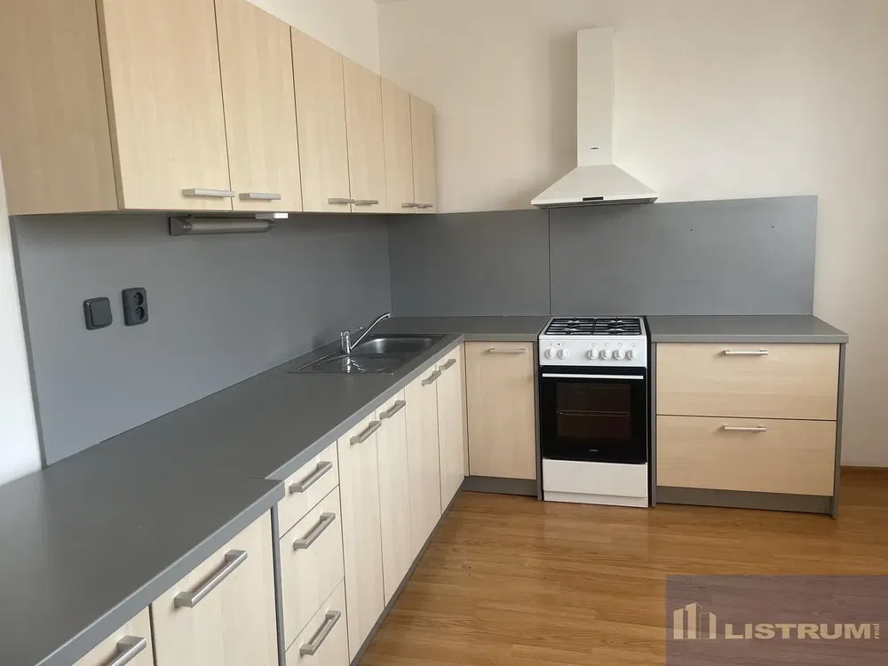 Cuisine; électroménager, parquet, lumière naturelle, style moderne